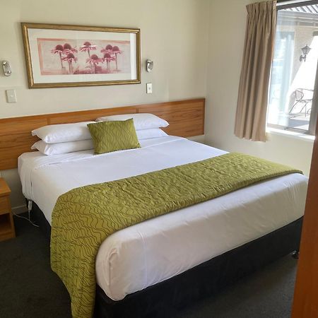 Allan Court Motel Dunedin Exteriör bild