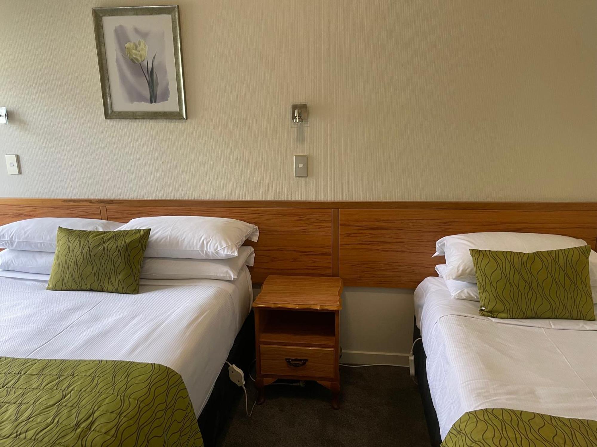 Allan Court Motel Dunedin Exteriör bild